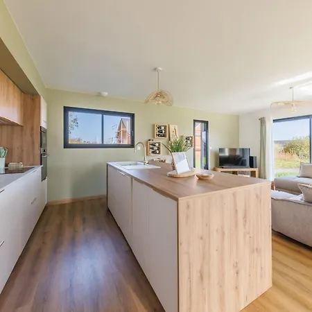 Holiday home Les 4 Saisons Des Violonges - Vue Montagne *