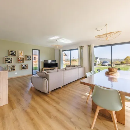 Holiday home Les 4 Saisons Des Violonges - Vue Montagne